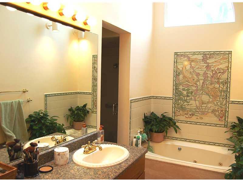 322 Schenley Road Pittsburgh, PA 15217 - Photo 15 of 25 Master Bath/Spa.