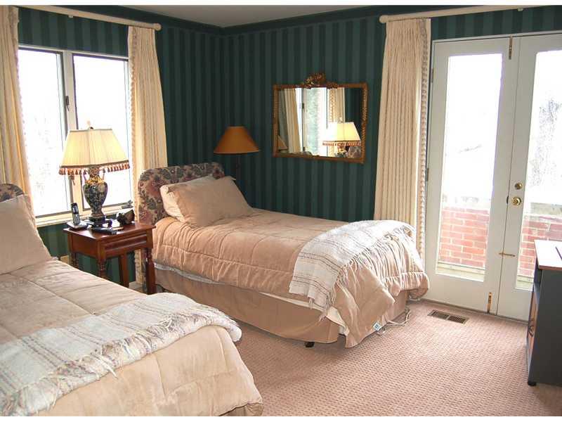 322 Schenley Road Pittsburgh, PA 15217 - Photo 18 of 25 Bedroom.