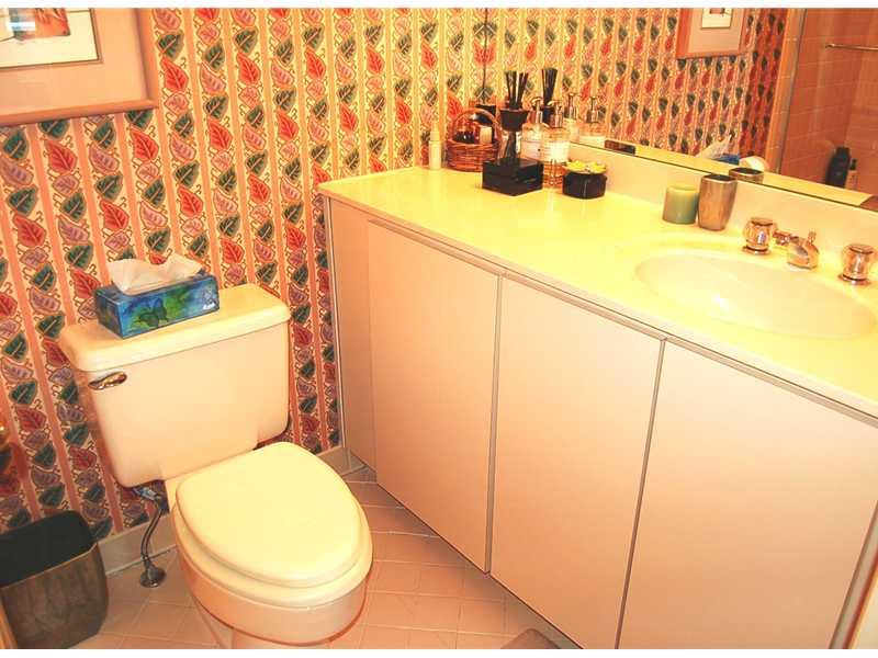 322 Schenley Road Pittsburgh, PA 15217 - Photo 19 of 25 Full Bath.
