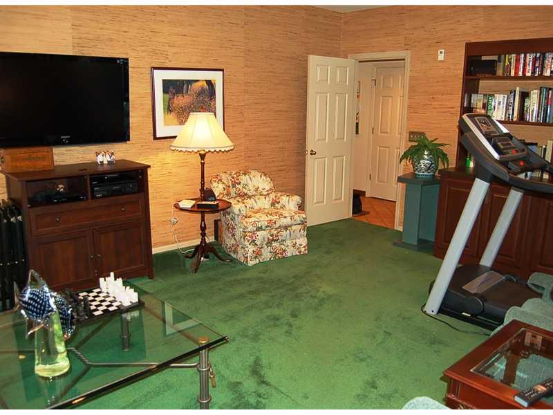 322 Schenley Road Pittsburgh, PA 15217 - Photo 20 of 25 Family Room.