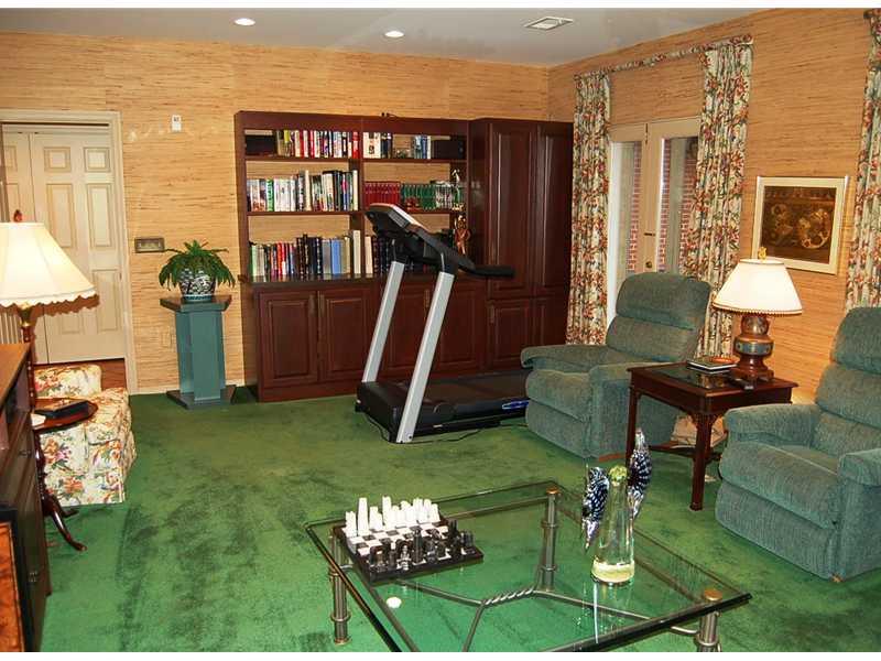 322 Schenley Road Pittsburgh, PA 15217 - Photo 21 of 25 Family Room.