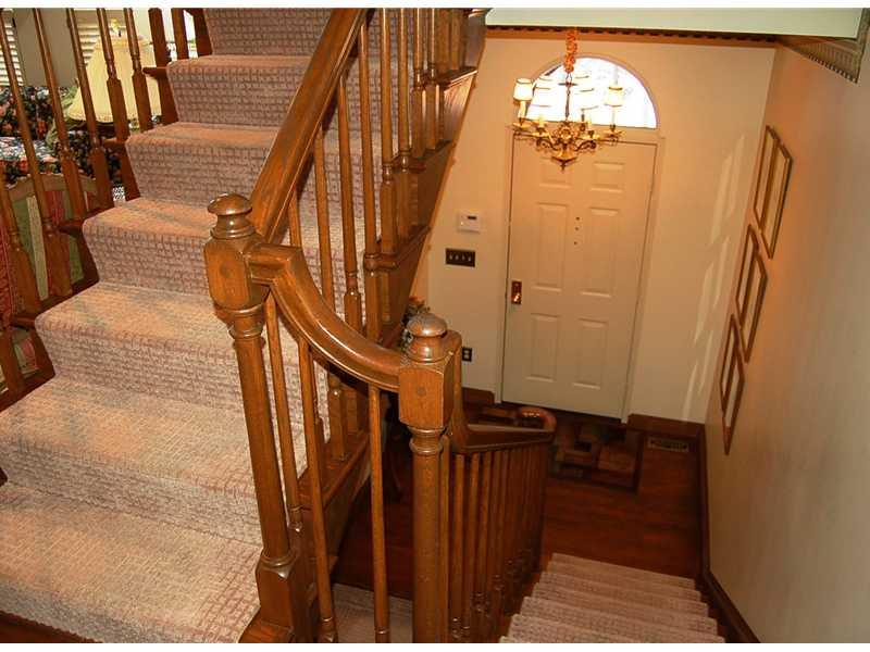 322 Schenley Road Pittsburgh, PA 15217 - Photo 4 of 25 Entry/Foyer.
