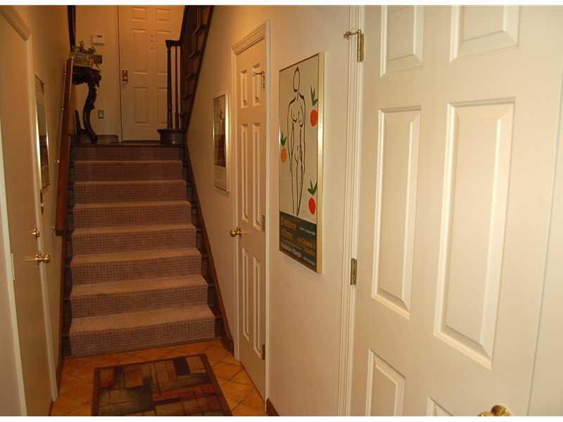 322 Schenley Road Pittsburgh, PA 15217 - Photo 5 of 25 Entry/Foyer.