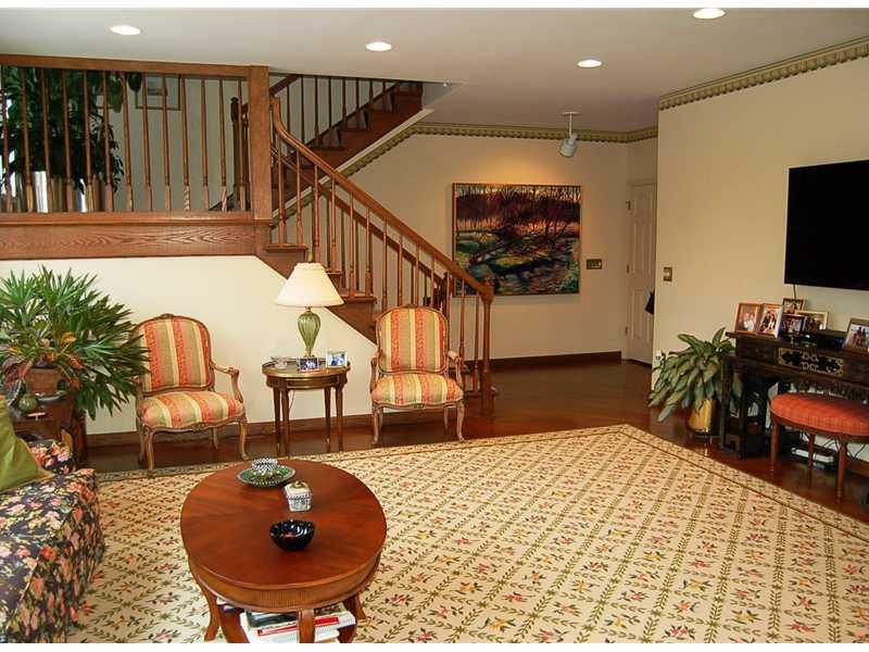 322 Schenley Road Pittsburgh, PA 15217 - Photo 9 of 25 Living Room.