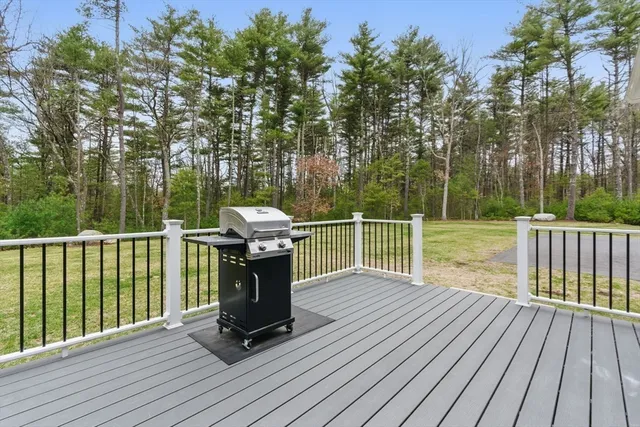 $865,000 | 8 Happy Acres Lane, East Longmeadow, MA 01028