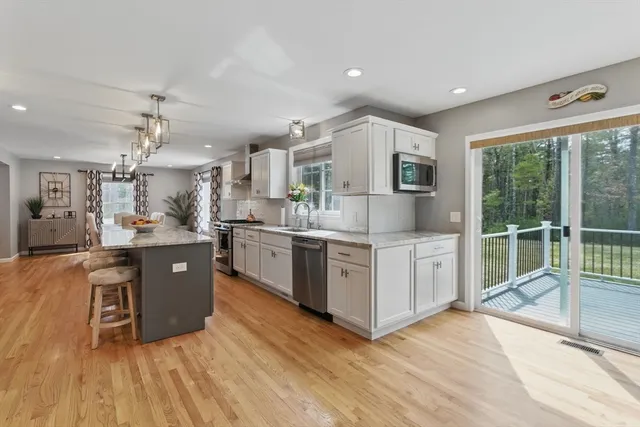 $865,000 | 8 Happy Acres Lane, East Longmeadow, MA 01028