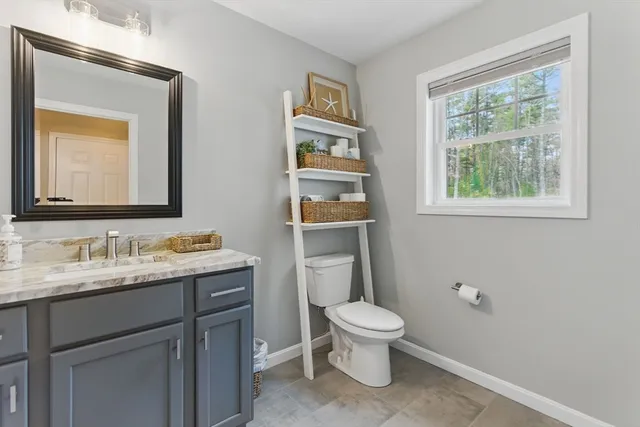 $865,000 | 8 Happy Acres Lane, East Longmeadow, MA 01028