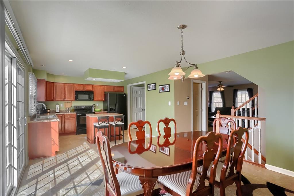 89 Castle View Drive McKees Rocks, PA 15136 - Photo 8 of 25 Gallery Image 8
