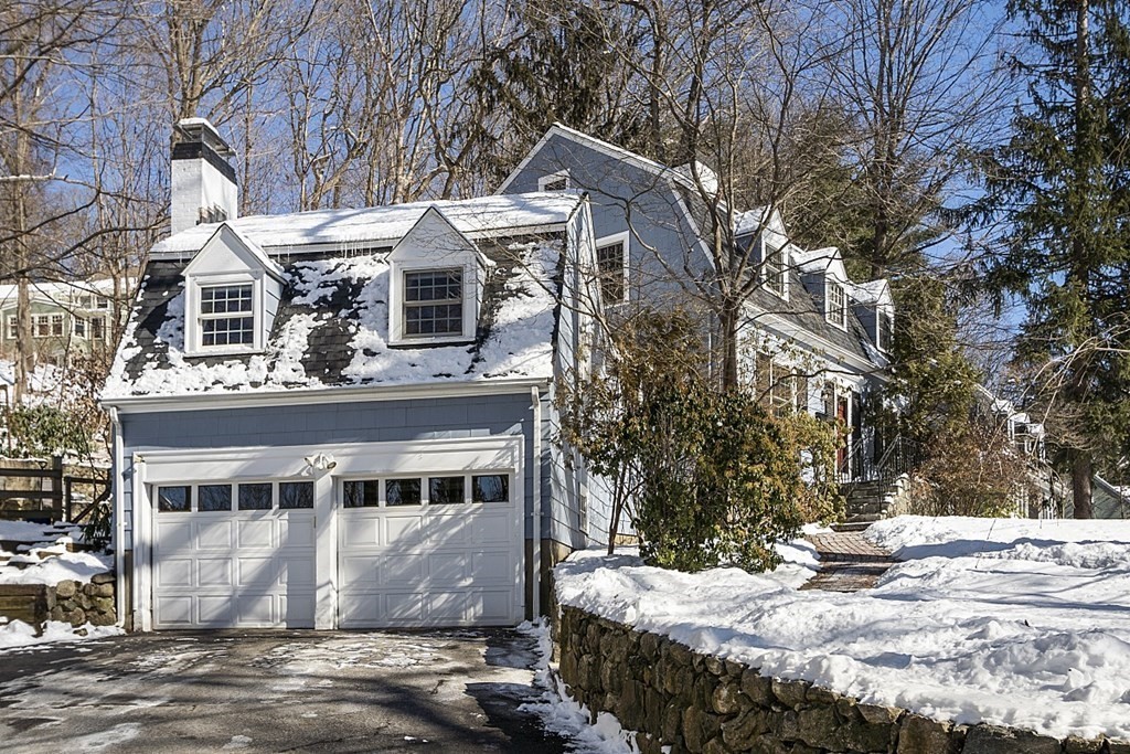 237 Varick Road Newton, MA 02468 - Photo 1 of 42