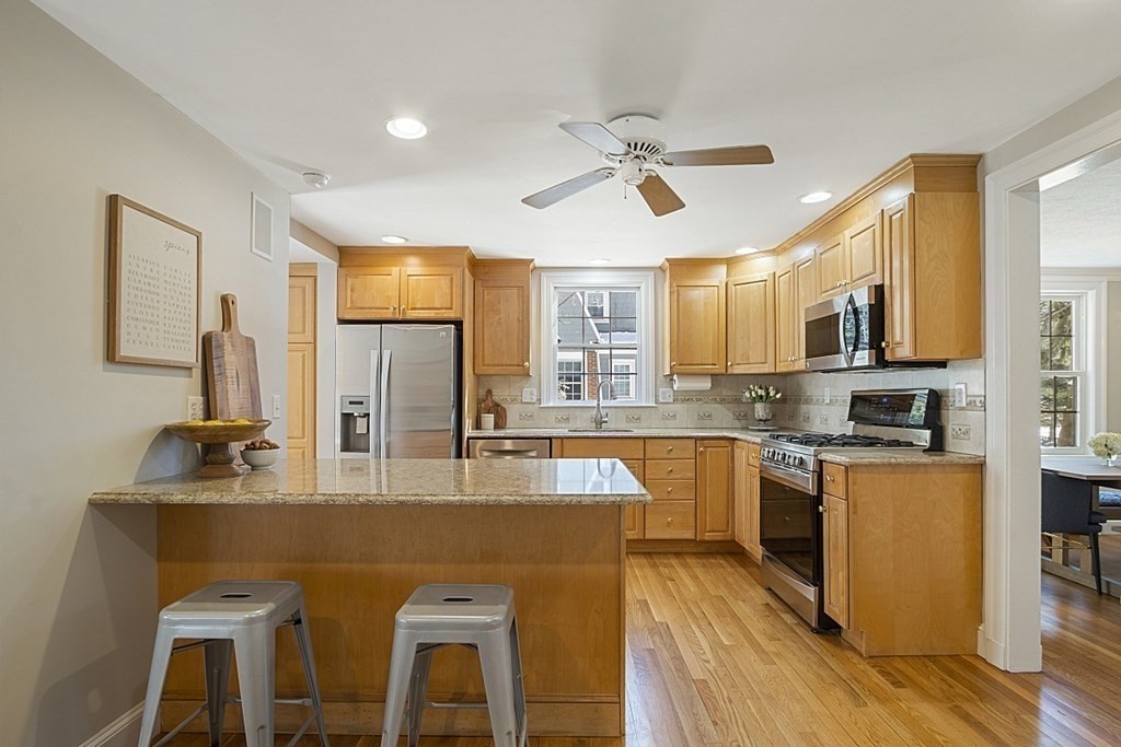 237 Varick Road Newton, MA 02468 - Photo 11 of 42