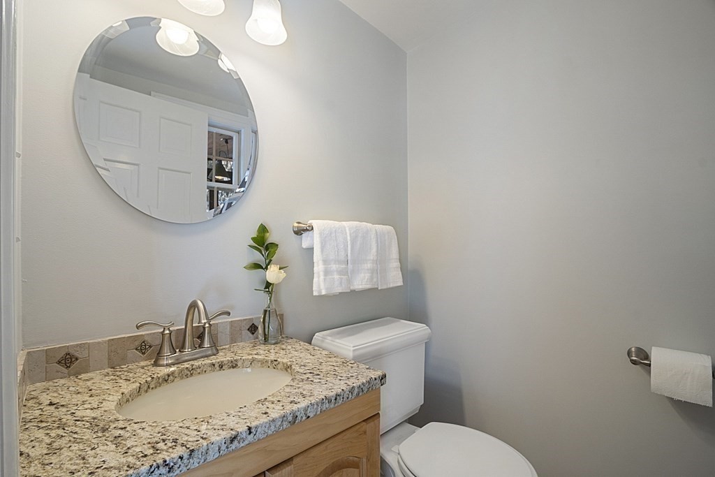 237 Varick Road Newton, MA 02468 - Photo 14 of 42