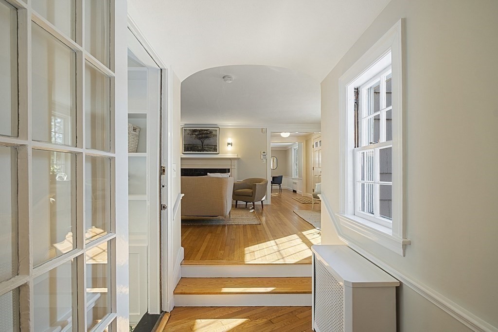 237 Varick Road Newton, MA 02468 - Photo 15 of 42