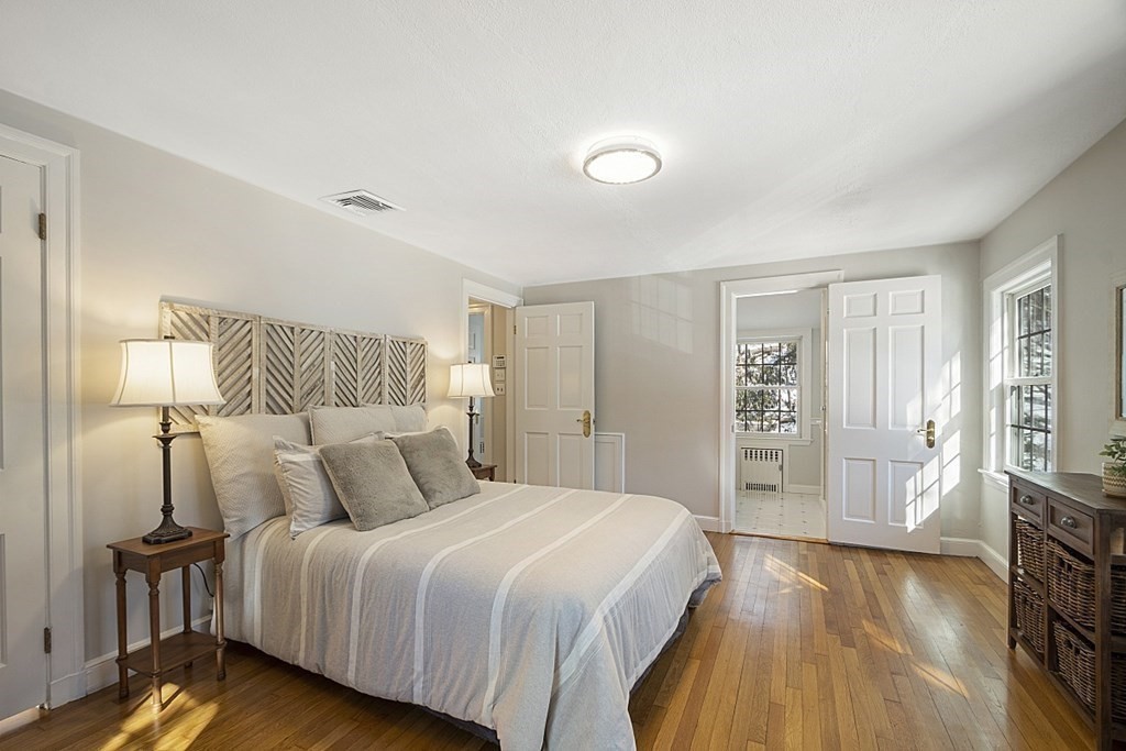 237 Varick Road Newton, MA 02468 - Photo 21 of 42
