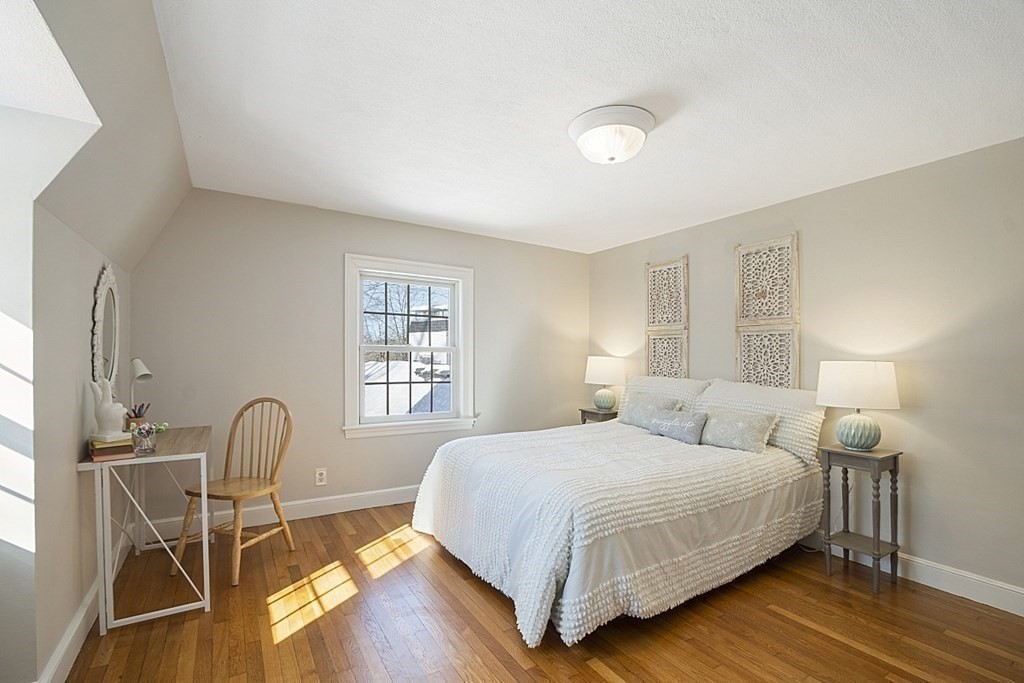 237 Varick Road Newton, MA 02468 - Photo 25 of 42