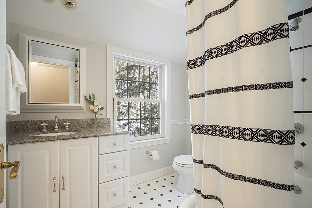 237 Varick Road Newton, MA 02468 - Photo 26 of 42