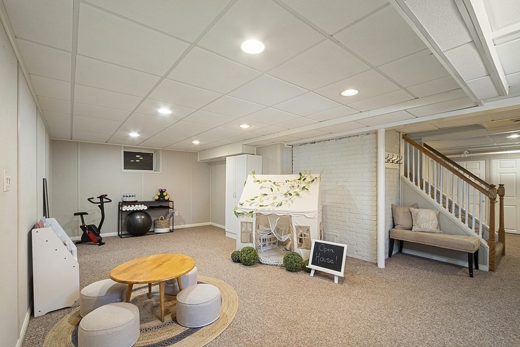 237 Varick Road Newton, MA 02468 - Photo 28 of 42