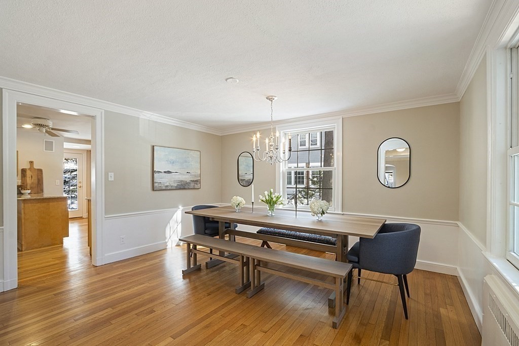 237 Varick Road Newton, MA 02468 - Photo 6 of 42