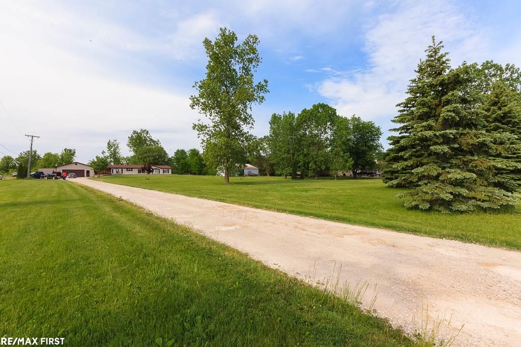 24899 30 Mile Road Ray, MI 48096 - Photo 4 of 38