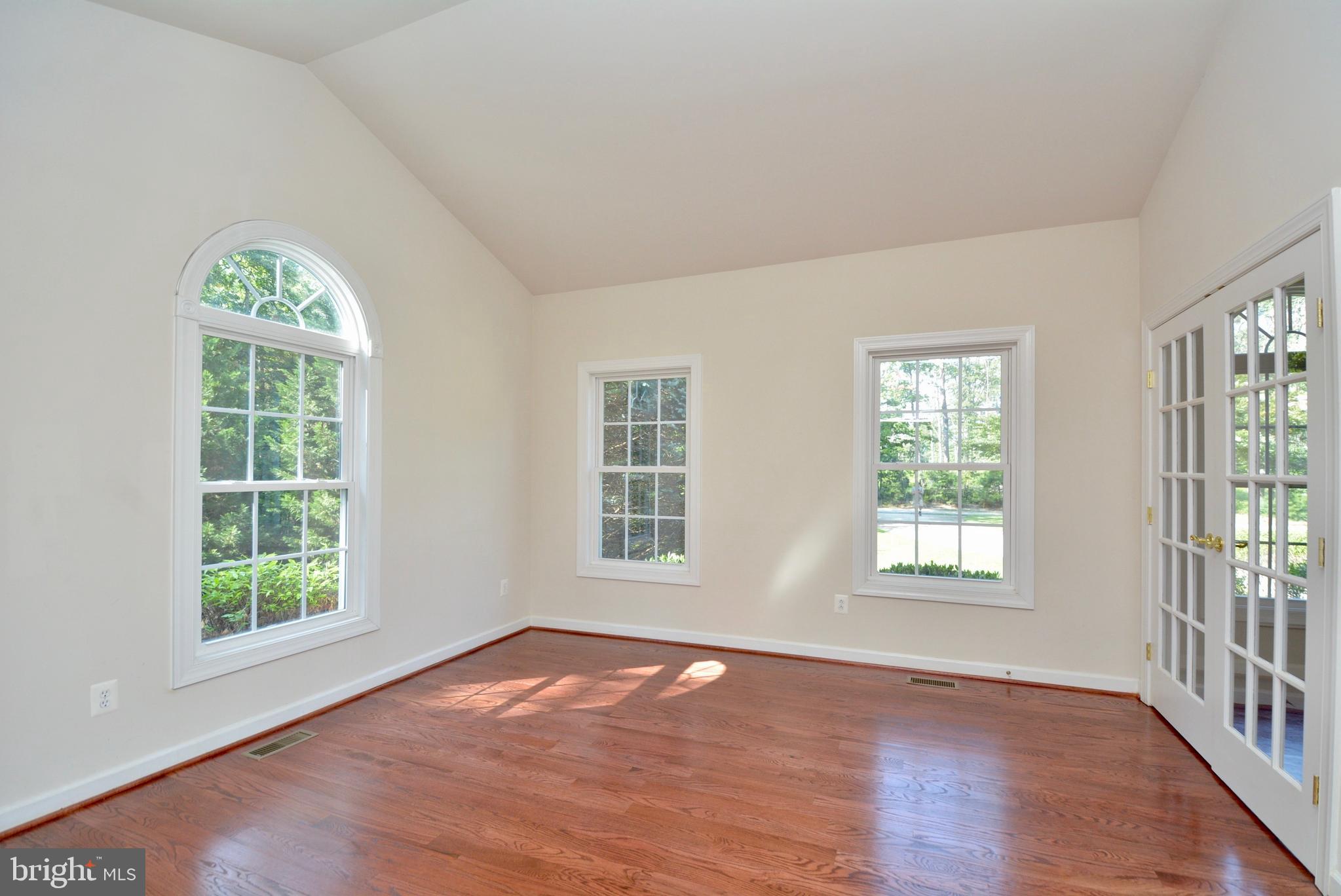 10639 Gunston Road Lorton, VA 22079 - Photo 13 of 58 Gallery Image 13