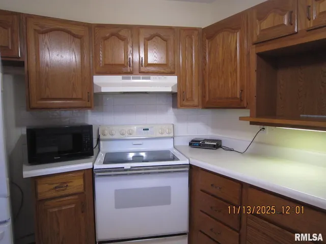 $225,000 | 2608 38th Street, Moline, IL 61265