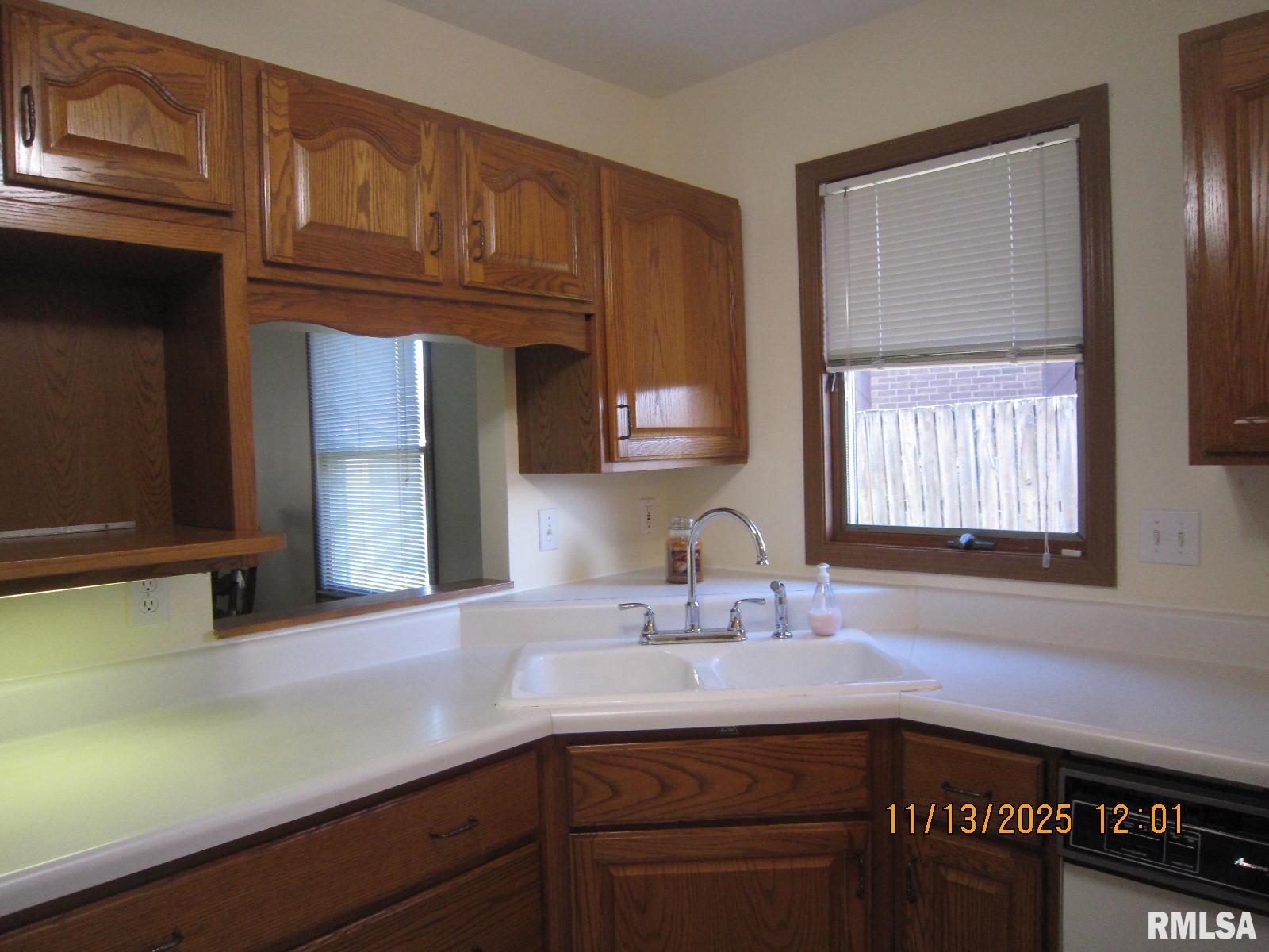 2608 38th Street Moline, IL 61265 - Photo 4 of 42