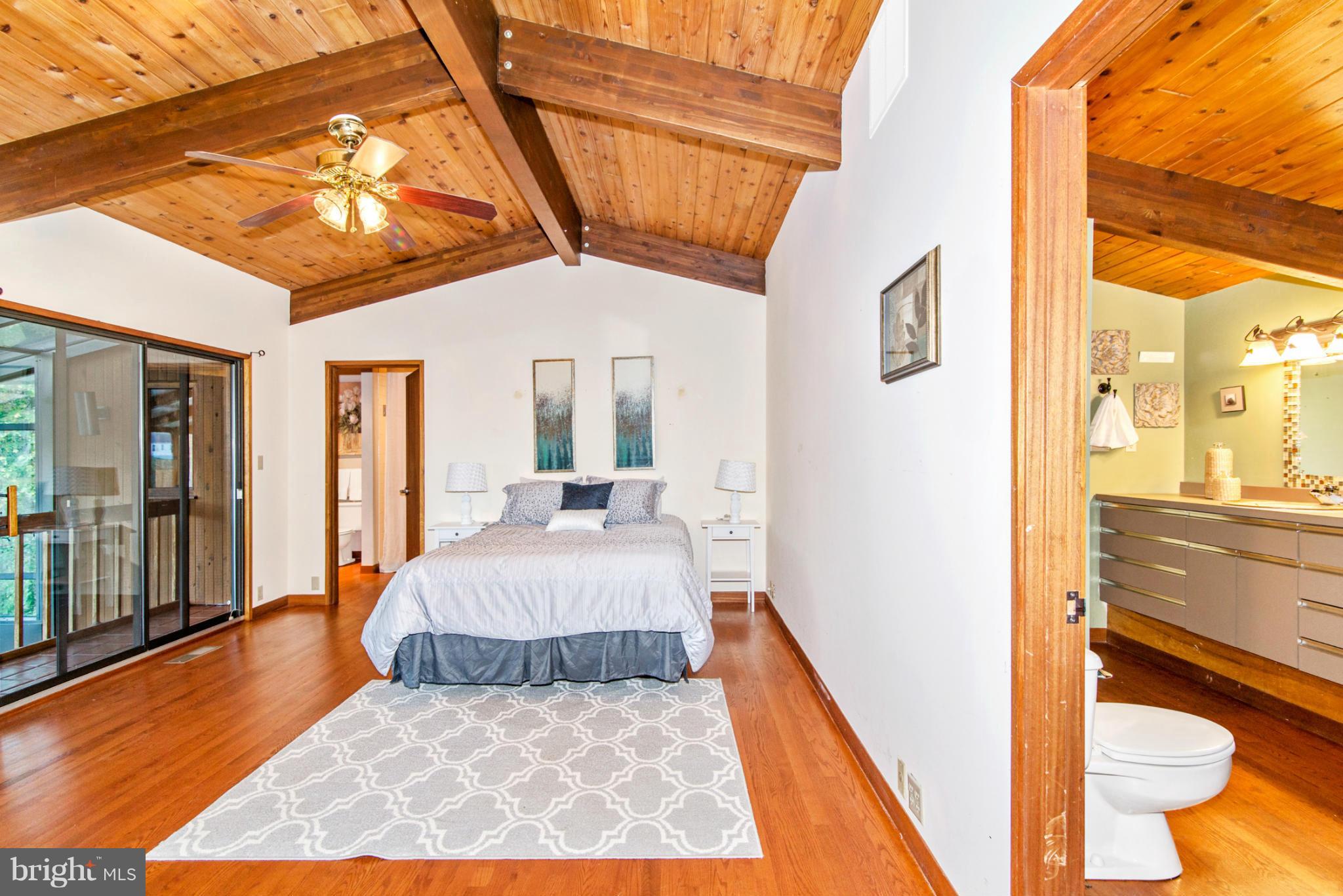 3160 Sumantown Road Middletown, MD 21769 - Photo 24 of 25 a en suite bathroom with a tub and mirror