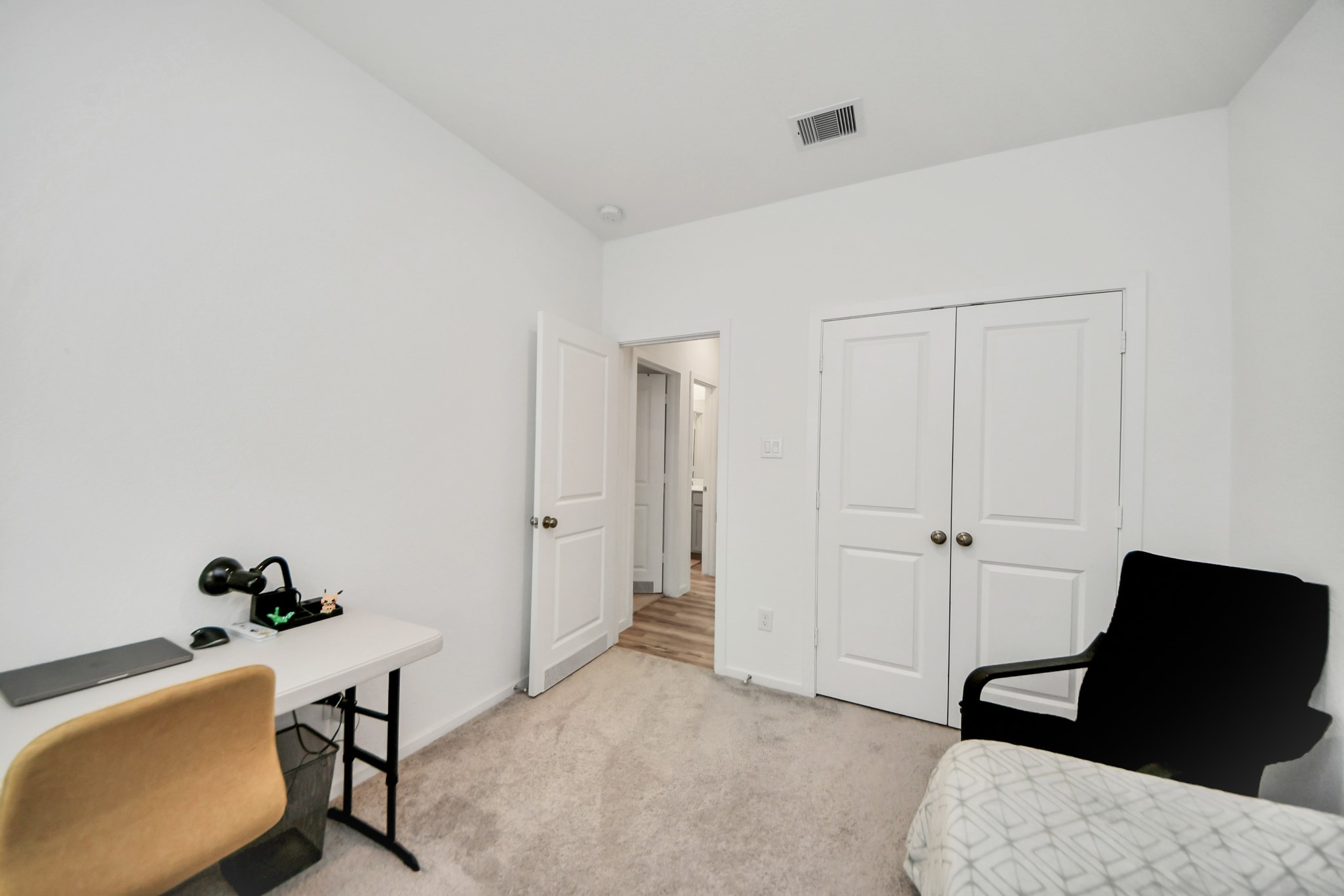 21927 Citrus Grove Cypress, TX 77433 - Photo 33 of 42 a livingroom with a workspace