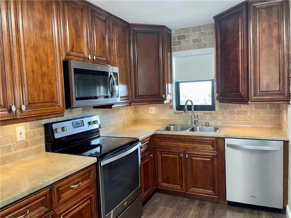 $2,000 | 2460 DC Country Club Boulevard, Unit 408A, Deerfield Beach, FL 33442