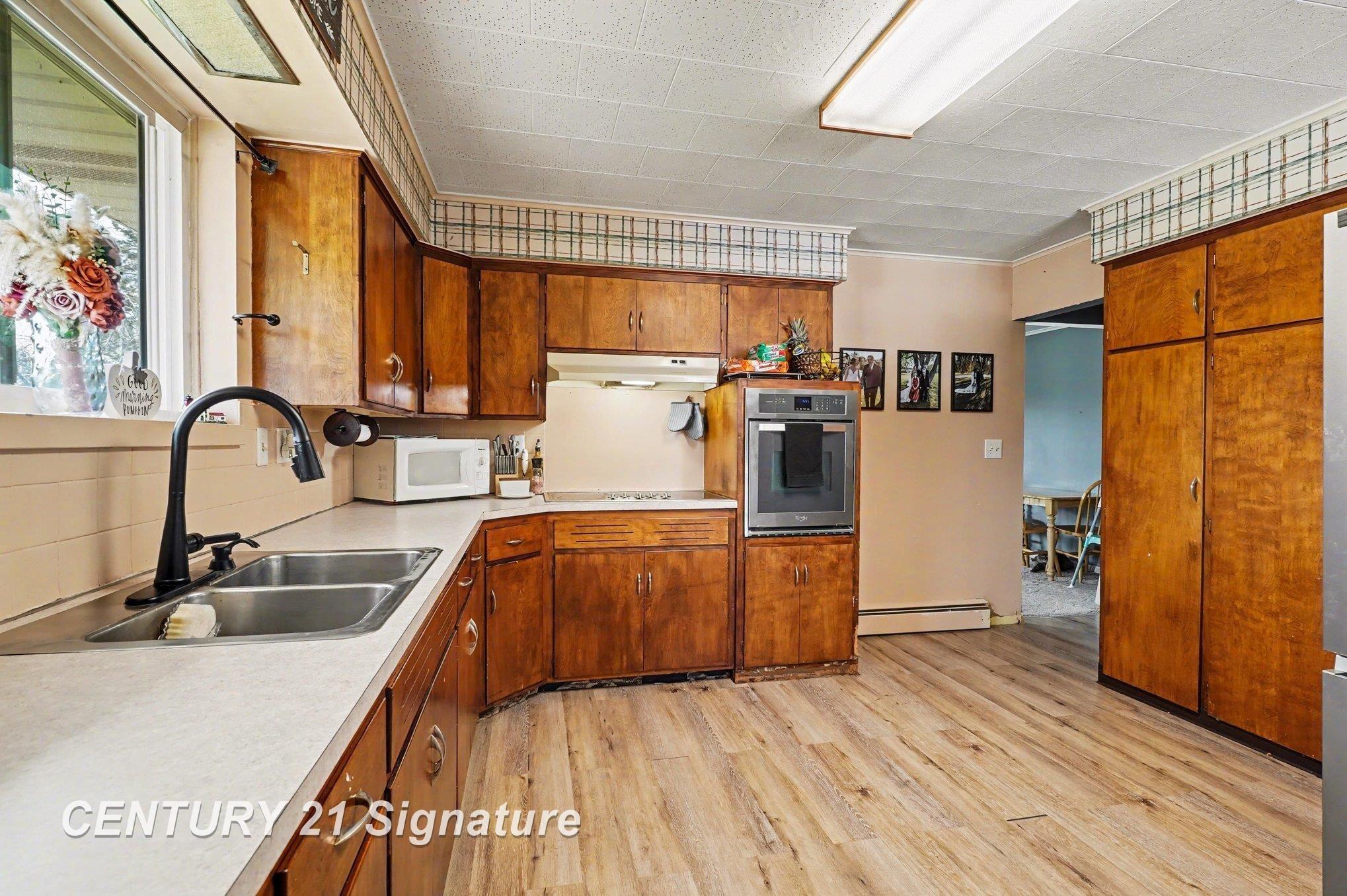 5236 McCarty Road Saginaw, MI 48603 - Photo 8 of 27 50204260-5e1545d6-a4e9-4bcc-861e-e753cf80ca5f.JPG