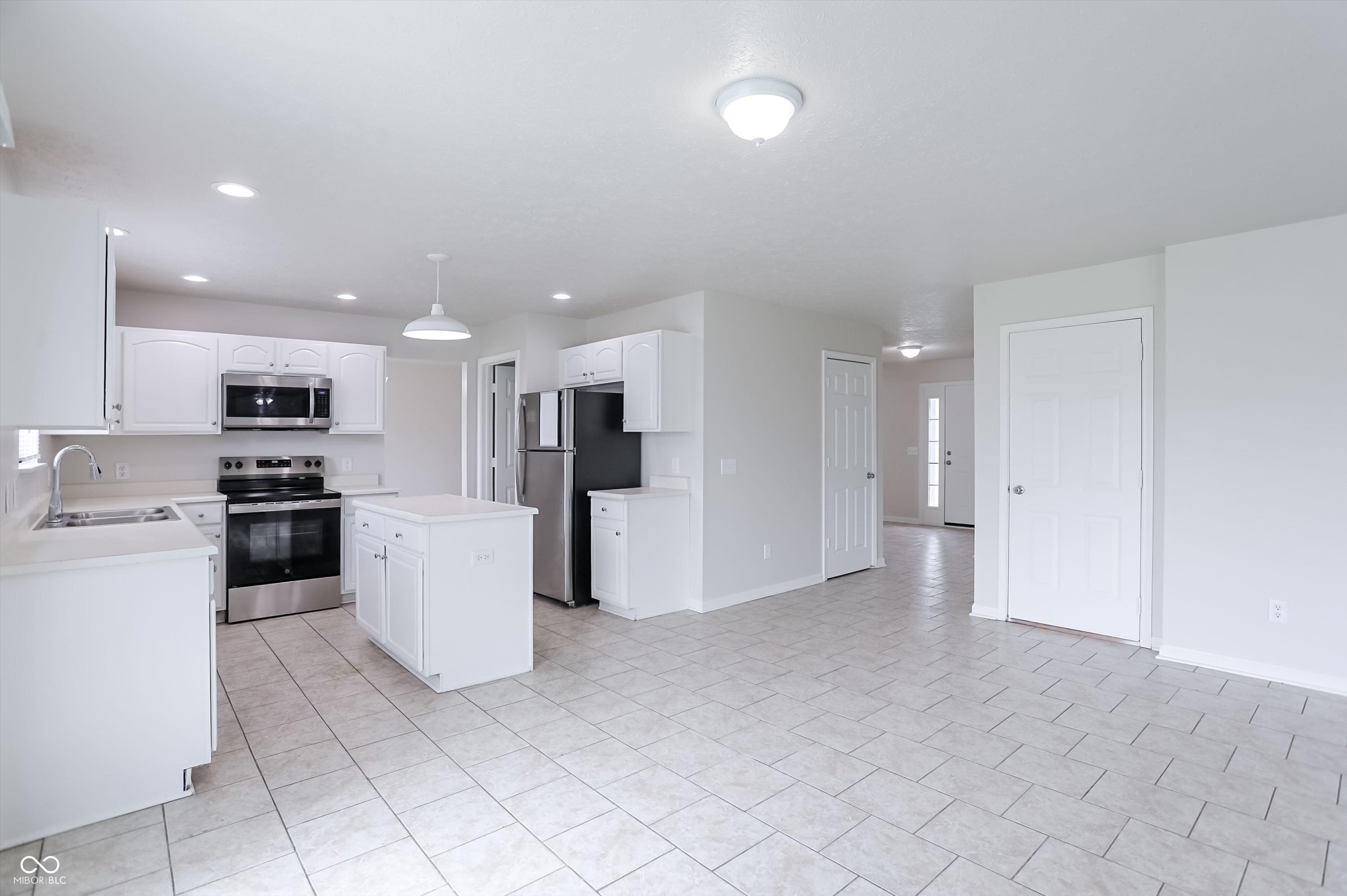 13208 Radnor Way Fishers, IN 46038 - Photo 16 of 60