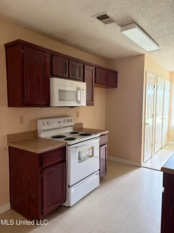 $169,900 | 7429 Perrin Lane, Horn Lake, MS 38637