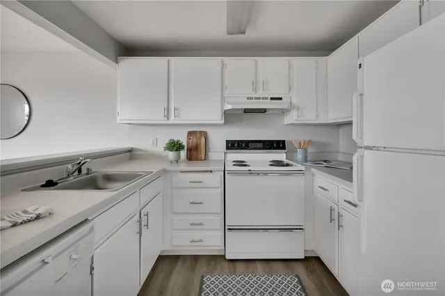 $274,997 | 28610 16th Avenue South, Unit 303, Federal Way, WA 98003