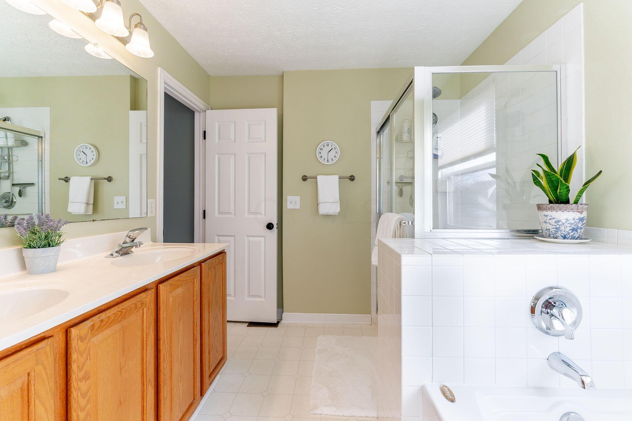 7995 Rodebaugh Road Reynoldsburg, OH 43068 - Photo 27 of 67 Primary Bathroom