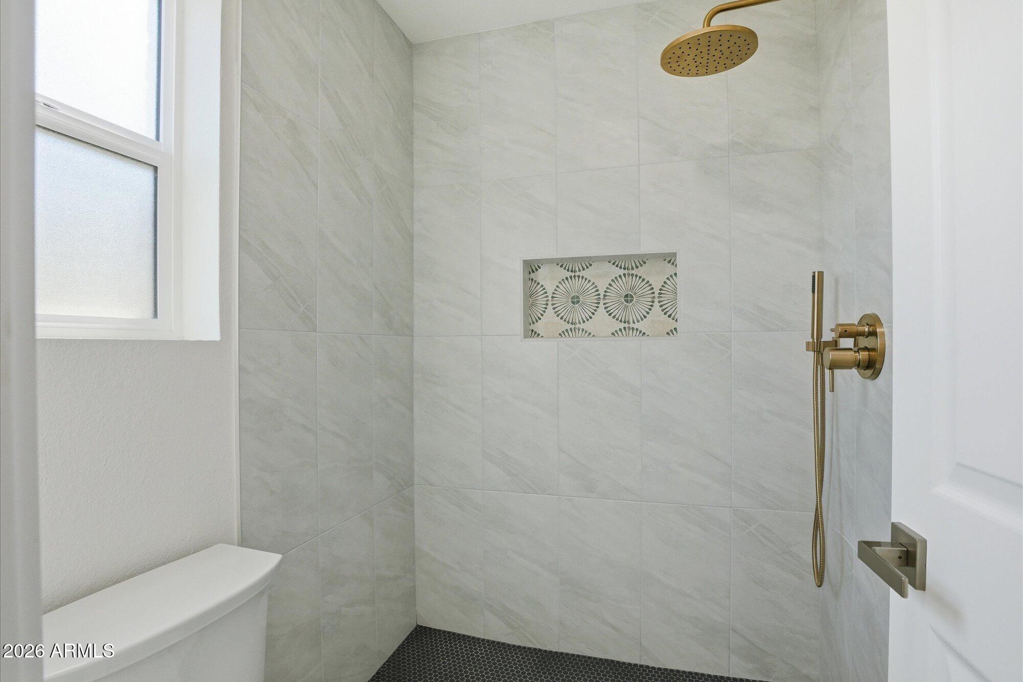 5222 West Hatcher Road Glendale, AZ 85302 - Photo 13 of 26 1-Primary Bathroom