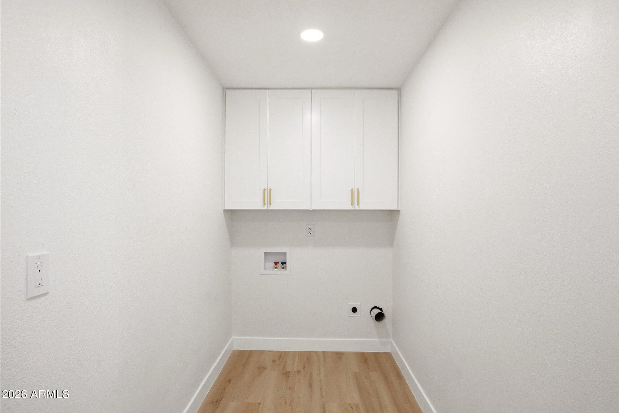 5222 West Hatcher Road Glendale, AZ 85302 - Photo 20 of 26 3-Laundry Room
