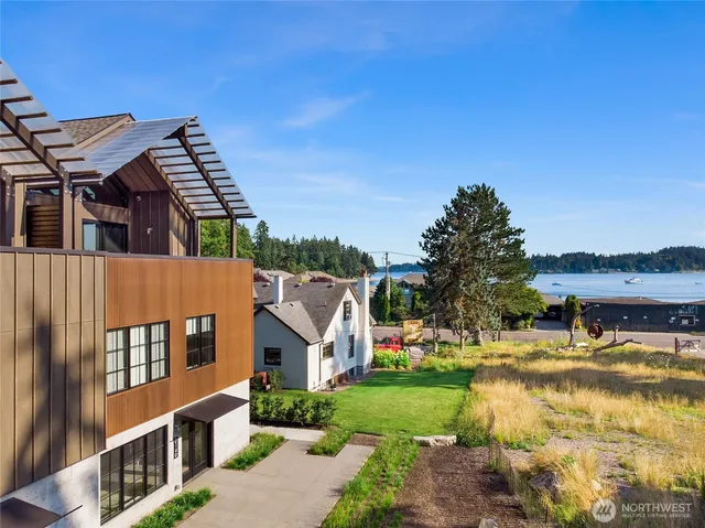 $400,000 | 4533 Flying Goat Avenue Northeast, Unit D140, Bainbridge Island, WA 98110