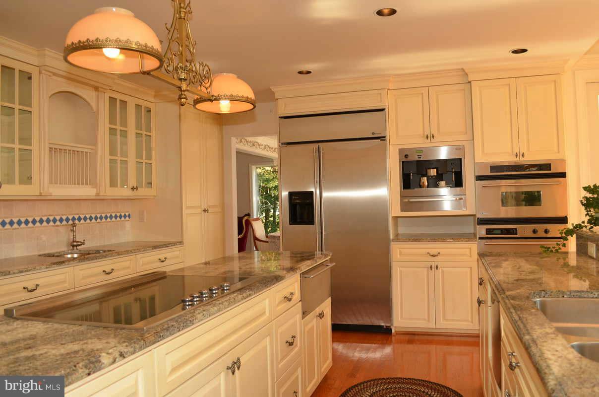 1593 Long Point Road Pasadena, MD 21122 - Photo 9 of 30 Kitchen