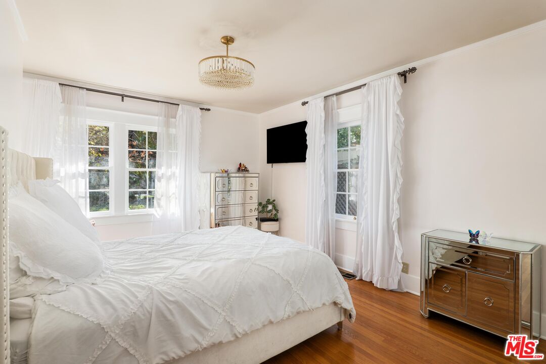 1625 Opechee Way Glendale, CA 91208 - Photo 15 of 25