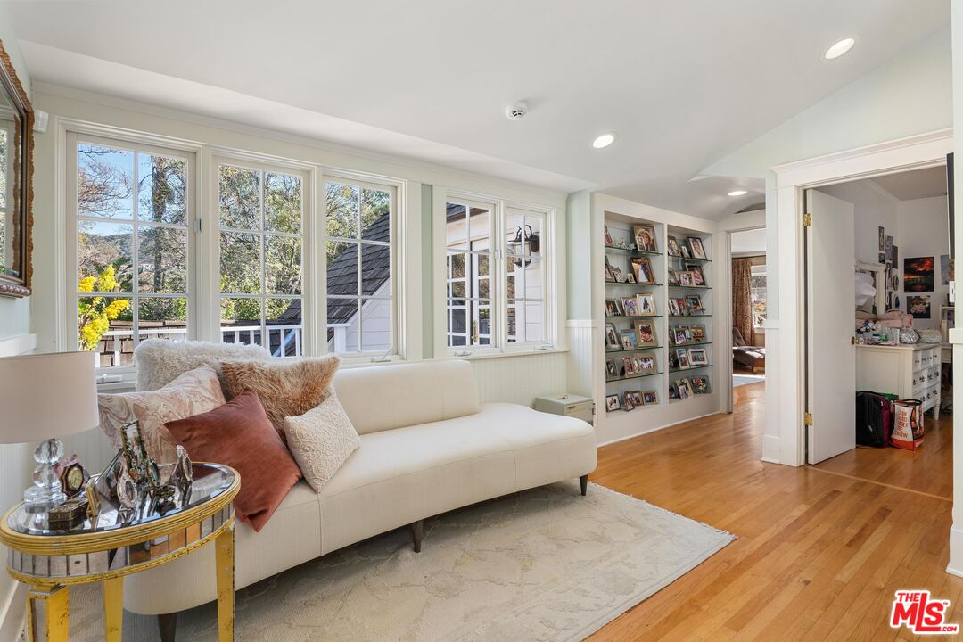 1625 Opechee Way Glendale, CA 91208 - Photo 16 of 25