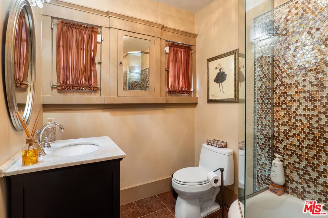 1625 Opechee Way Glendale, CA 91208 - Photo 18 of 25