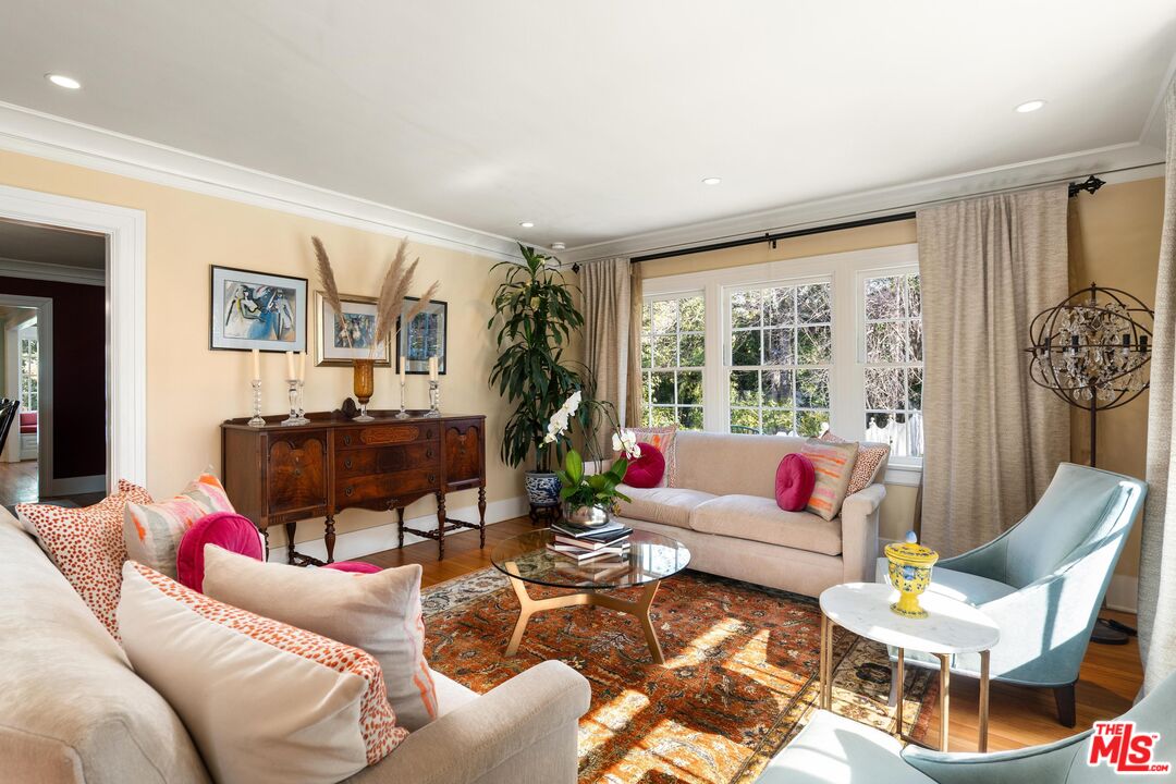 1625 Opechee Way Glendale, CA 91208 - Photo 5 of 25