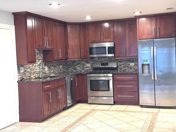 $2,180 | 1581 Quaker Lane, Unit 107A, Prospect Heights, IL 60070