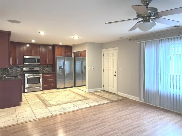 $2,180 | 1581 Quaker Lane, Unit 107A, Prospect Heights, IL 60070