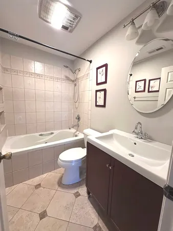 $2,180 | 1581 Quaker Lane, Unit 107A, Prospect Heights, IL 60070