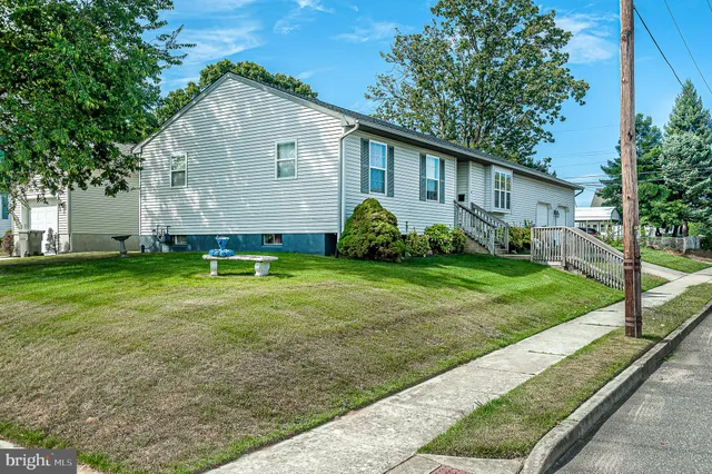 $300,000 | 400 Billings Avenue, Paulsboro, NJ 08066