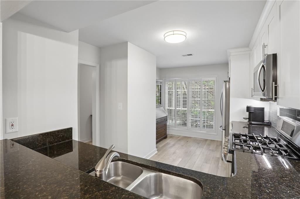 2901 Lenox Road Northeast, Unit 1005 Atlanta, GA 30324 - Photo 11 of 29 Gallery Image 11