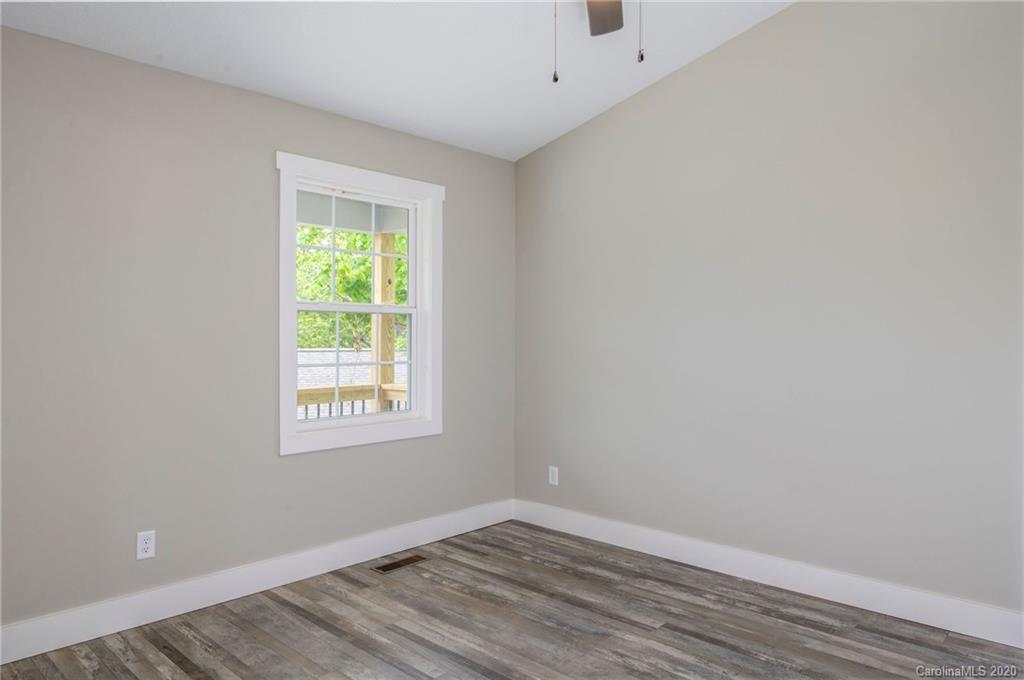 83 Craven Road Waynesville, NC 28786 - Photo 12 of 18 Gallery Image 12