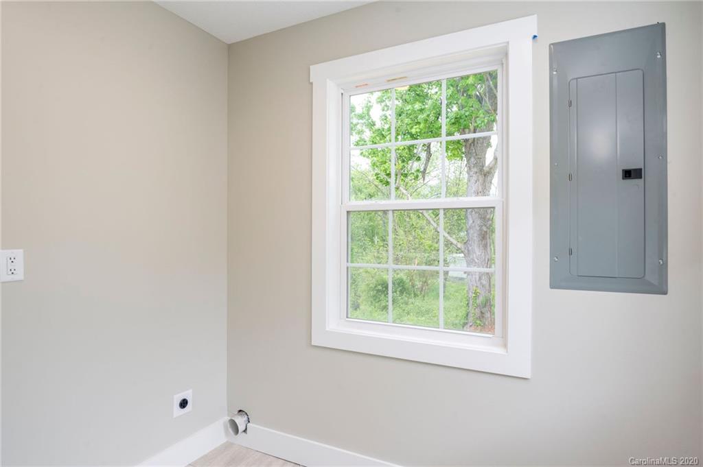83 Craven Road Waynesville, NC 28786 - Photo 10 of 18 Gallery Image 10