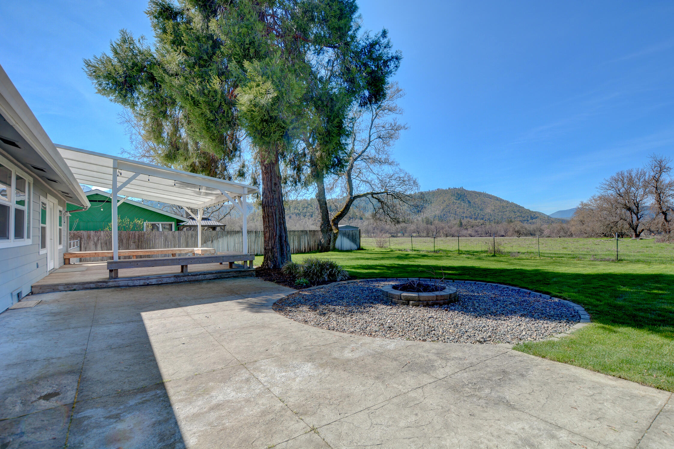7441 Maple Lane Central Point, OR 97502 - Photo 45 of 68 45
