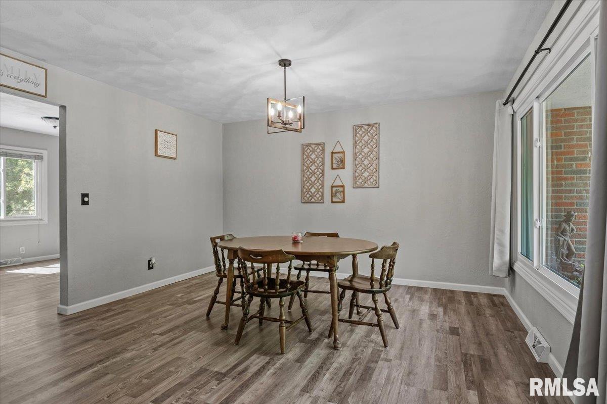 49 Etherton Lane Springfield, IL 62712 - Photo 7 of 52